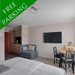 H-apartments Bismarckstrasse 公寓